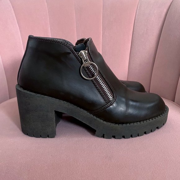 Y2K No Boundaries O-Ring Zipper Booties - Picture 2 of 6